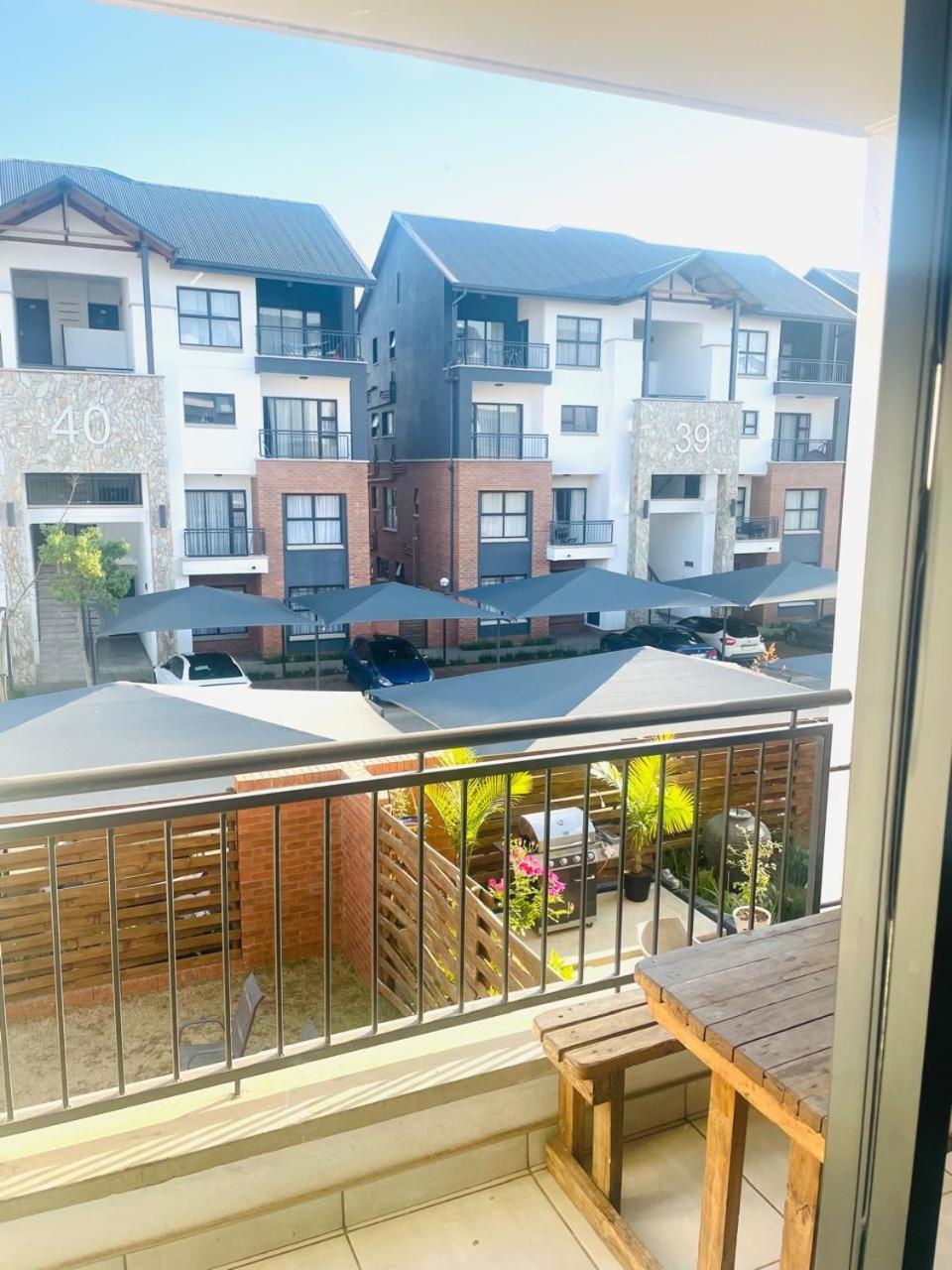 2 Bedroom The Blyde Crystal Lagoon Apartment *